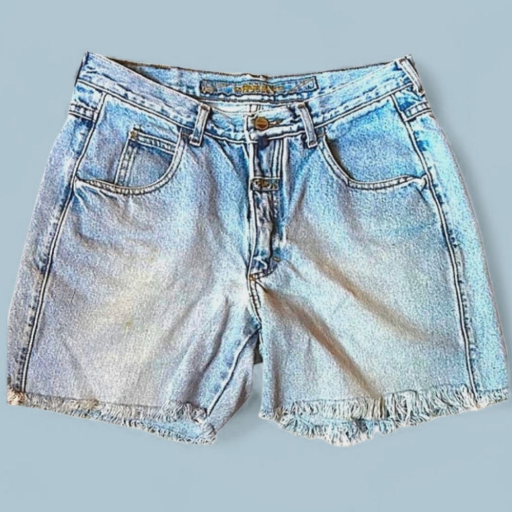 Girbaud Jean Shorts Women's Vintage with Frayed Hem and Relaxed Fit Sz 31